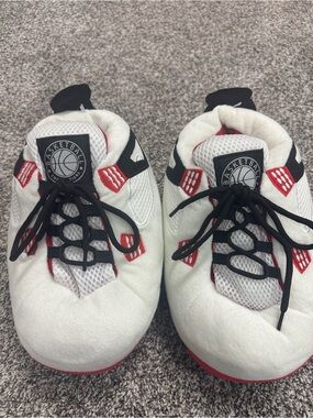 NWOT Kids Air Jordan Basketball Plush Slippers